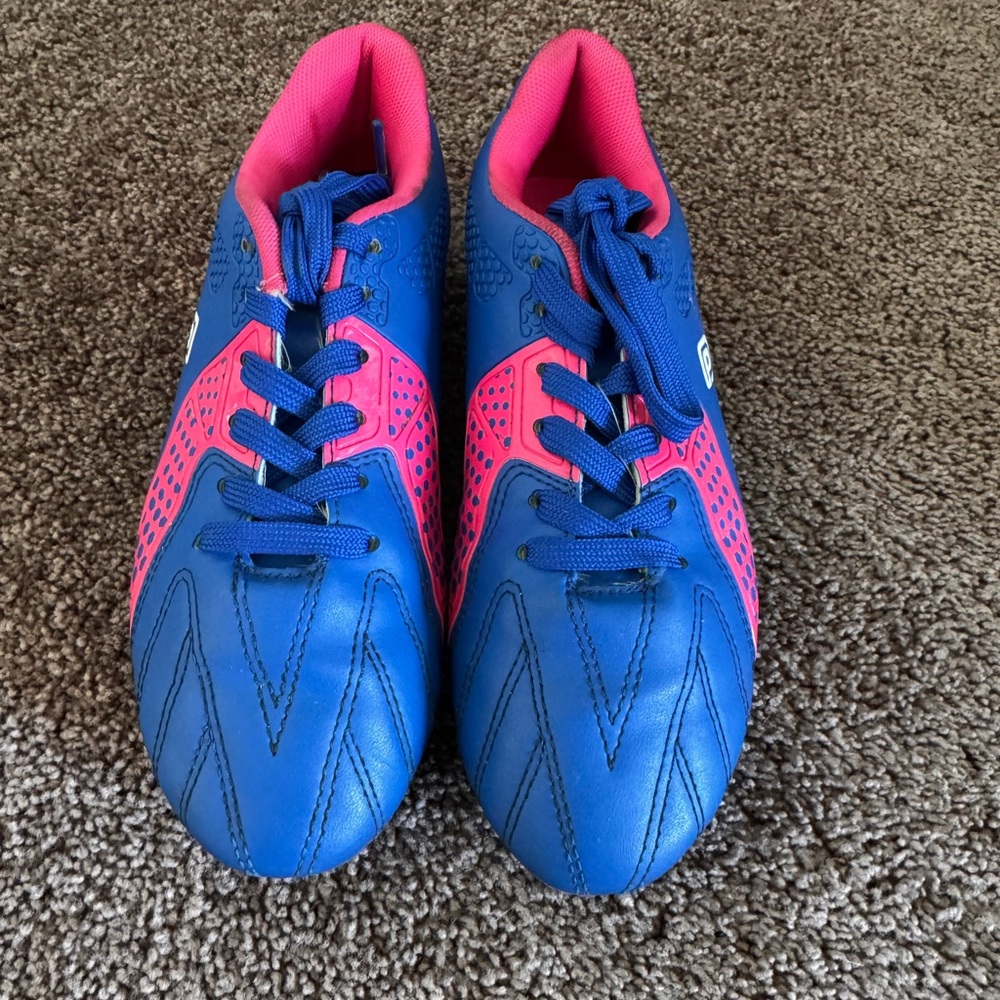 Cleats - Picture 3 of 4